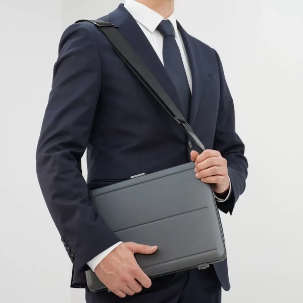 macbook-pro-14-aluminium-huelle-de