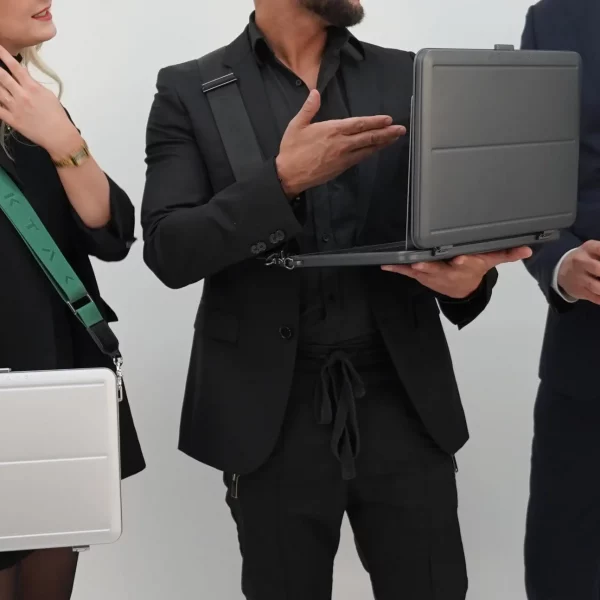 macbook-pro-14-business-case-en
